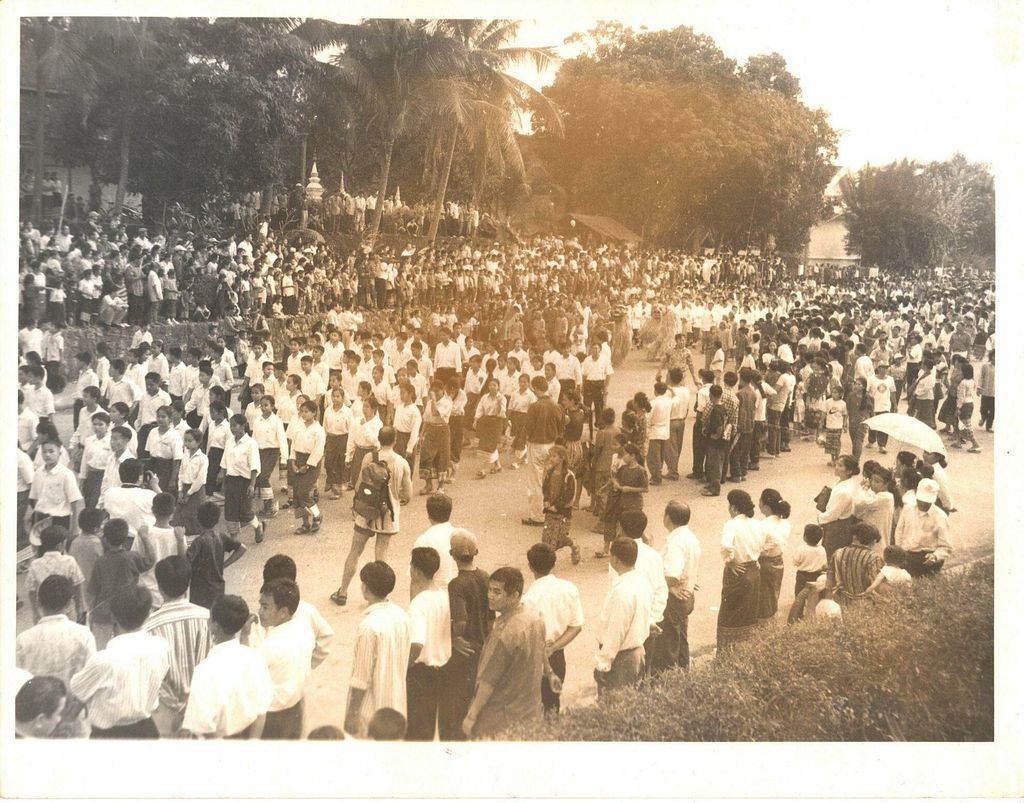 ຂະ​ບວນ​ແຮ່​ປູ​ເຍີ​ຍ່າ​ເຍີ​ຫຼວງ​ພະ​ບາງ