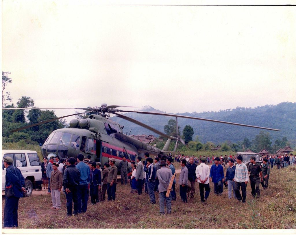 ການ​ນຳ​ລົງ​ຢ້ຽມ​ຢາມ​ປະ​ຊາ​ຊົນ