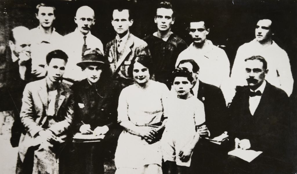 ຊາວ​ຕ່າງ​ປະ​ເທດ