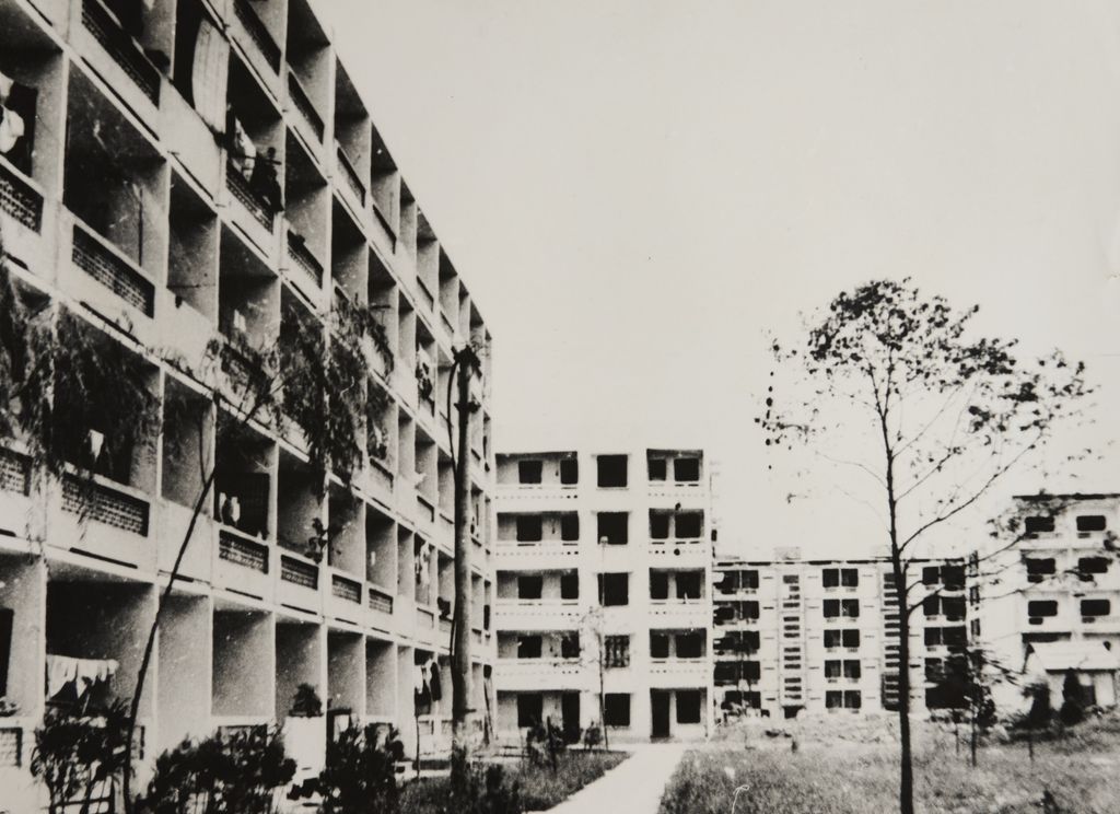 ອາ​ຄານ​ຫຼັງ​ໃໝ່​ທີ່​ຫາກໍ່​ສ້າງ ຢູ່​ເຂດ​ແທງ​ຊວານ ຮ່າ​ໂນ້ຍ