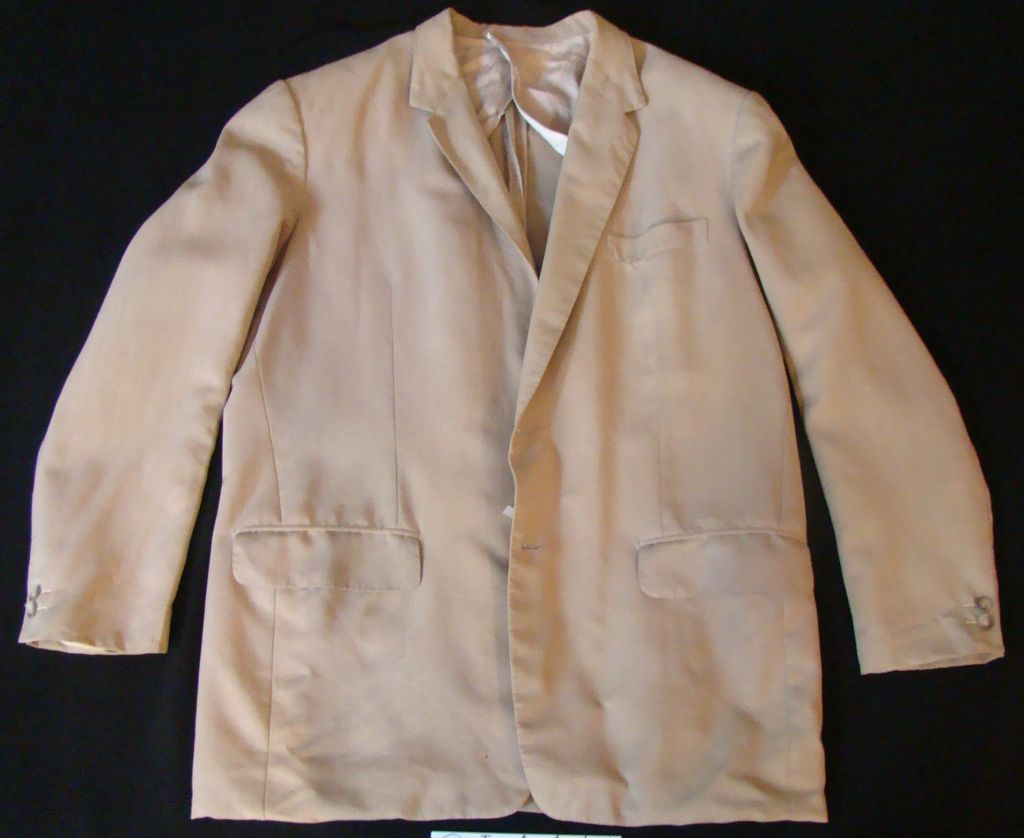 ເສື້ອແວັດ ສີກາກີ