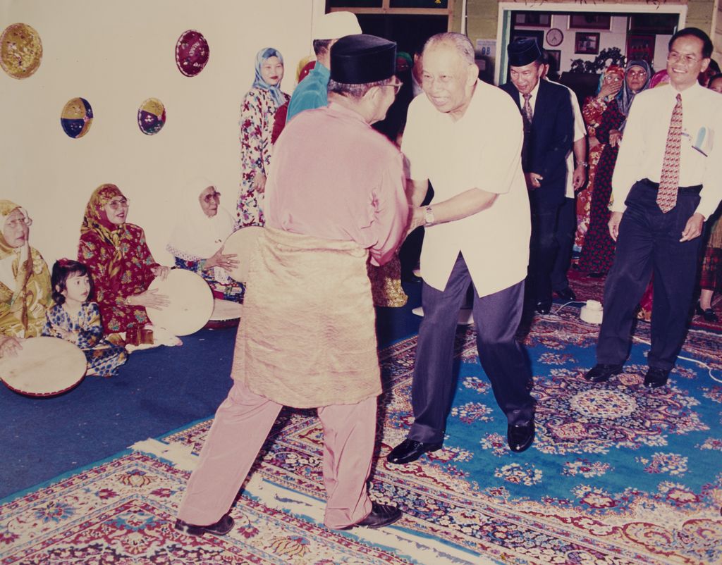 ທ່ານ ຄຳໄຕ ຢ້ຽມຢາມບູໄນ