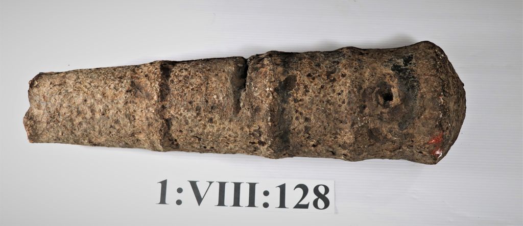 ປືນເຮັັດດ້ວຍເຫຼັກ.