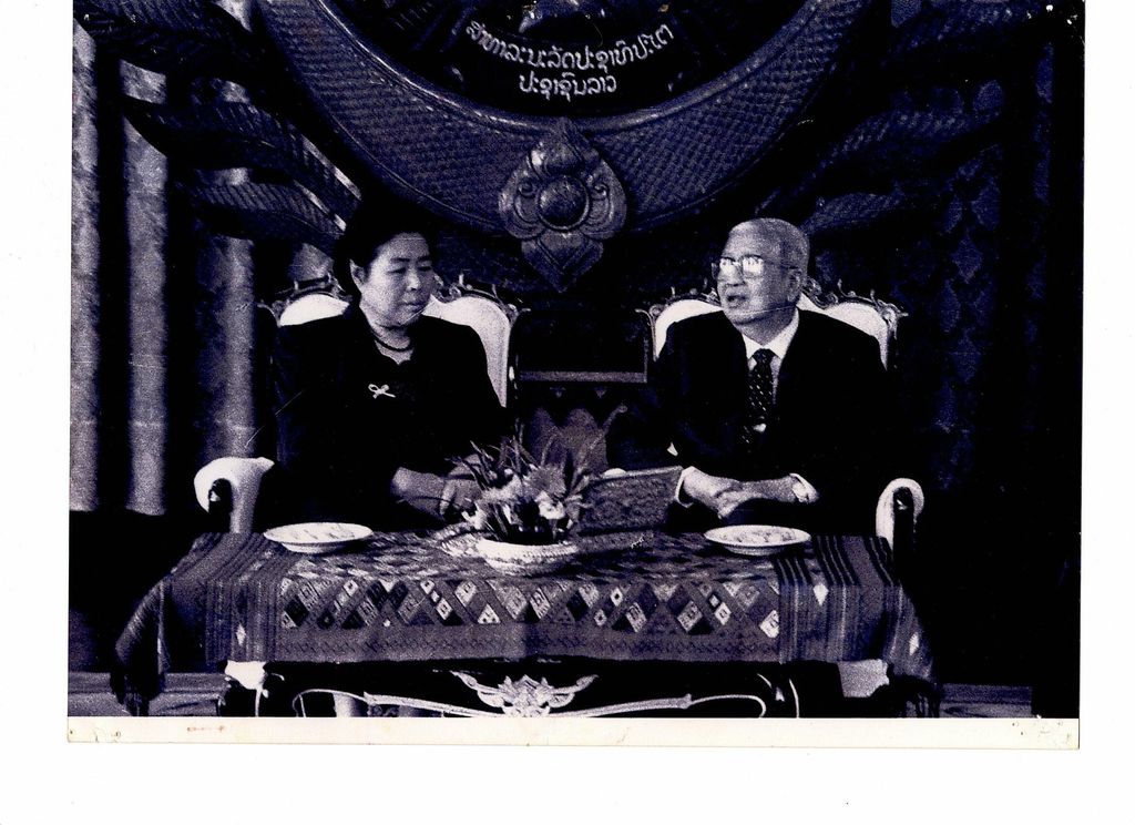 ທ່ານ ພູ​ມີ ວົງ​ວິ​ຈິດ ຕ້ອນ​ຮັບ​ທ່ານ ນາງ​ຢານ​ຍິງ​ຮອງ​ປະ​ທານ​ສະ​ມາ​ຄົມ​ແມ່​ຍິງ ສ​ປ ຈີນ