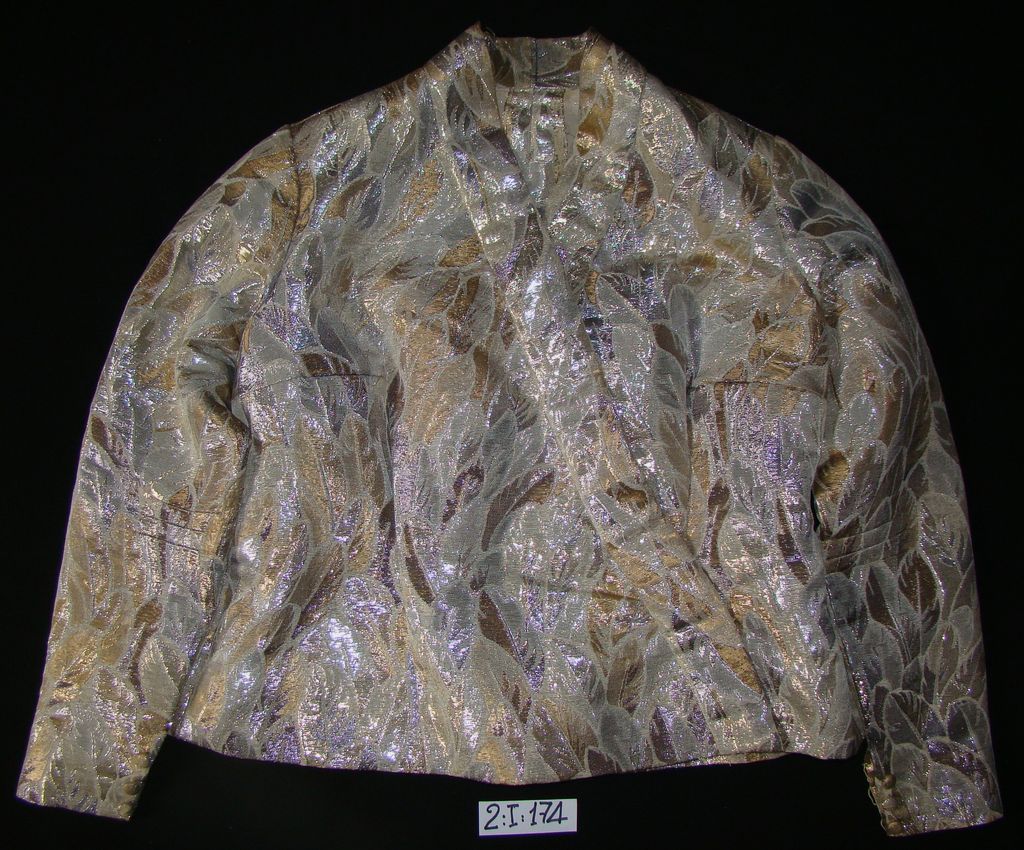 ເສື້ອຄໍປ້າຍ ຜ້າໄຫມ ລາຍດອກໃບໄມ້ສີມ່ວງແລະສີມ່ວງ