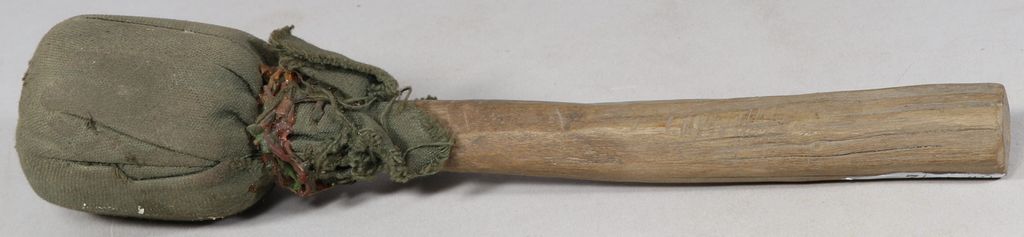 ໄມ້ຕີກອງເຮັດດ້ວຍໄມ້