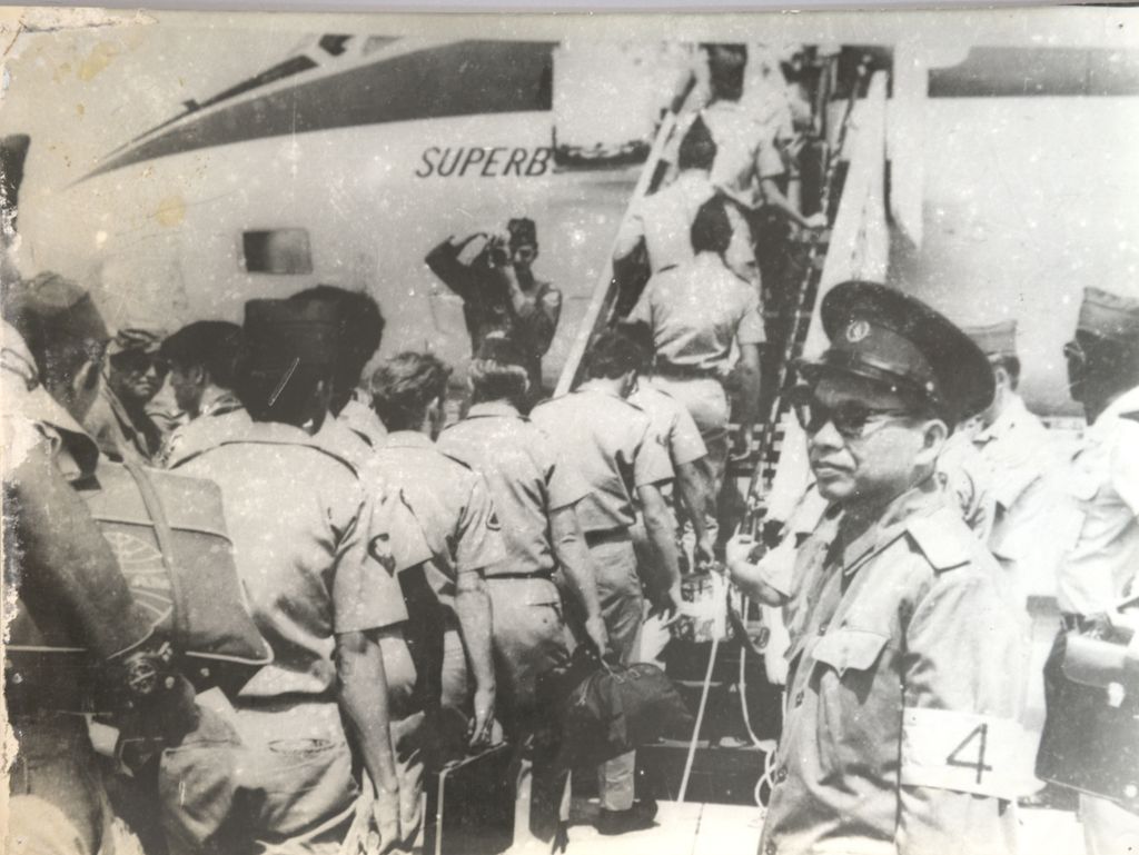 ທະ​ຫານ​ອາ​ເມ​ລິ​ກາ​ກຳ​ລັງ​ຂຶ້ນ​ຍົນ​ກັບ​ປະ​ເທດ