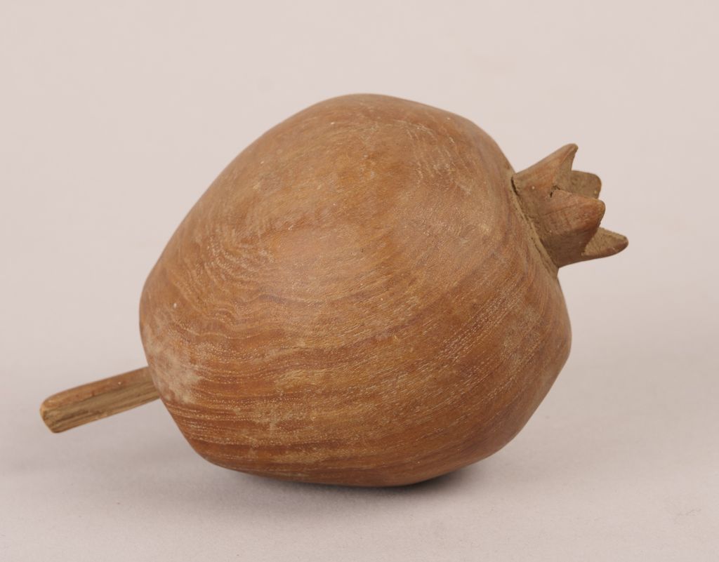 ໝາກສີດາແກະສະລັກດ້ວຍໄມ້