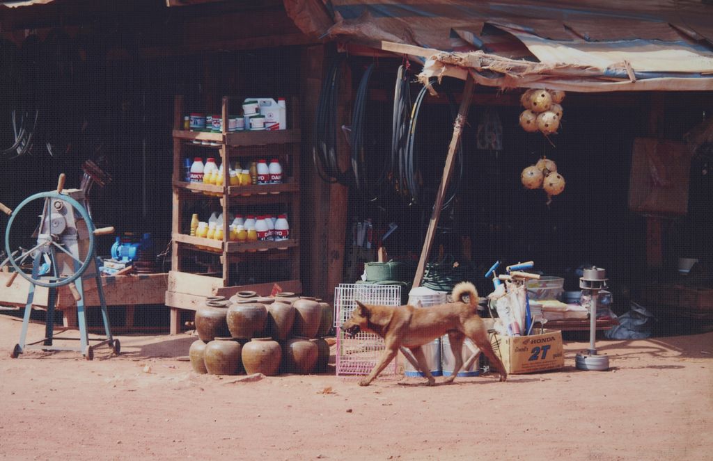 ຮ້ານ​ຄ້າ​ຢູ່​ຫຼັກ20 ແຂວງ​ບໍ​ລິ​ຄຳ​ໄຊ