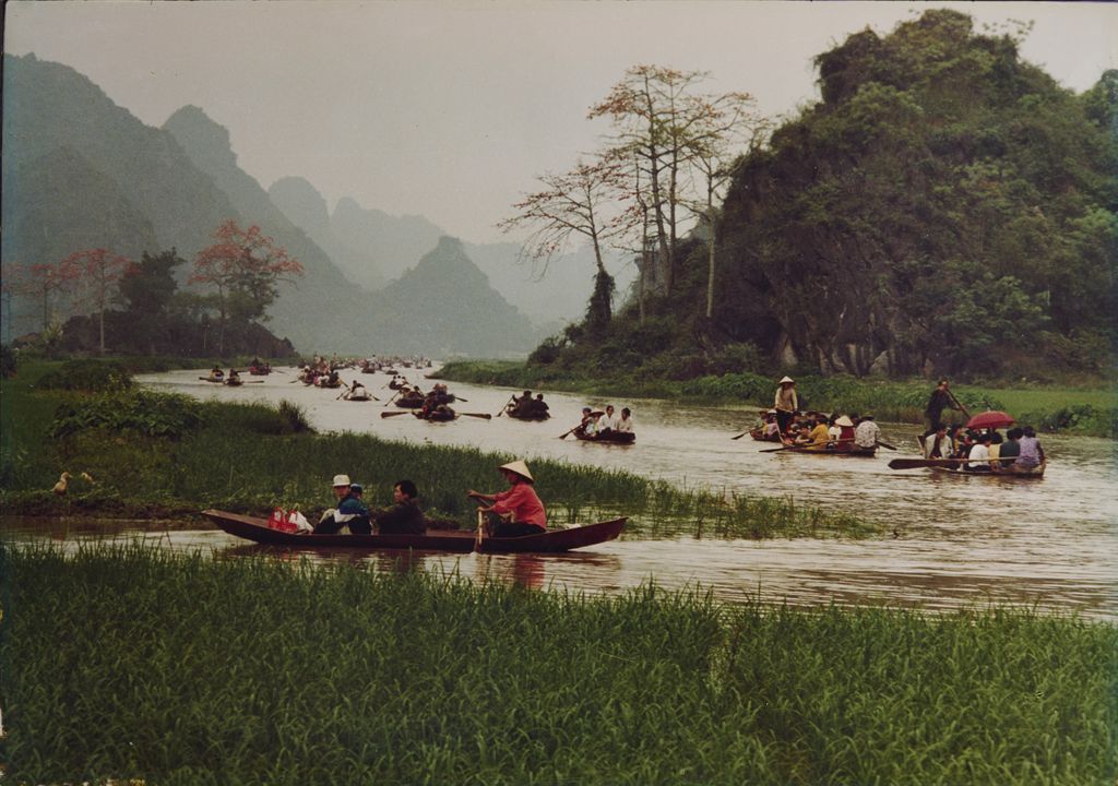 ສາຍ​ນ້ຳ​ອັນ​ໃນ​ວັນ​ບຸນ​ເຮືອ​ເຊິນ