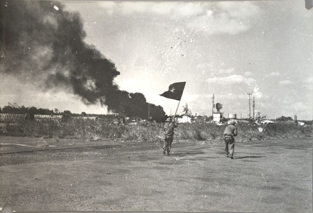 ທະ​ຫານ​ກຳ​ລັງ​ສູ້​ຮົບ