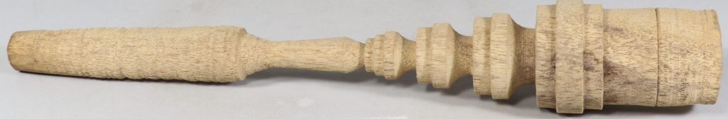 ຈອມສະດານາງແກ້ວເຮັດດ້ວຍໄມ້