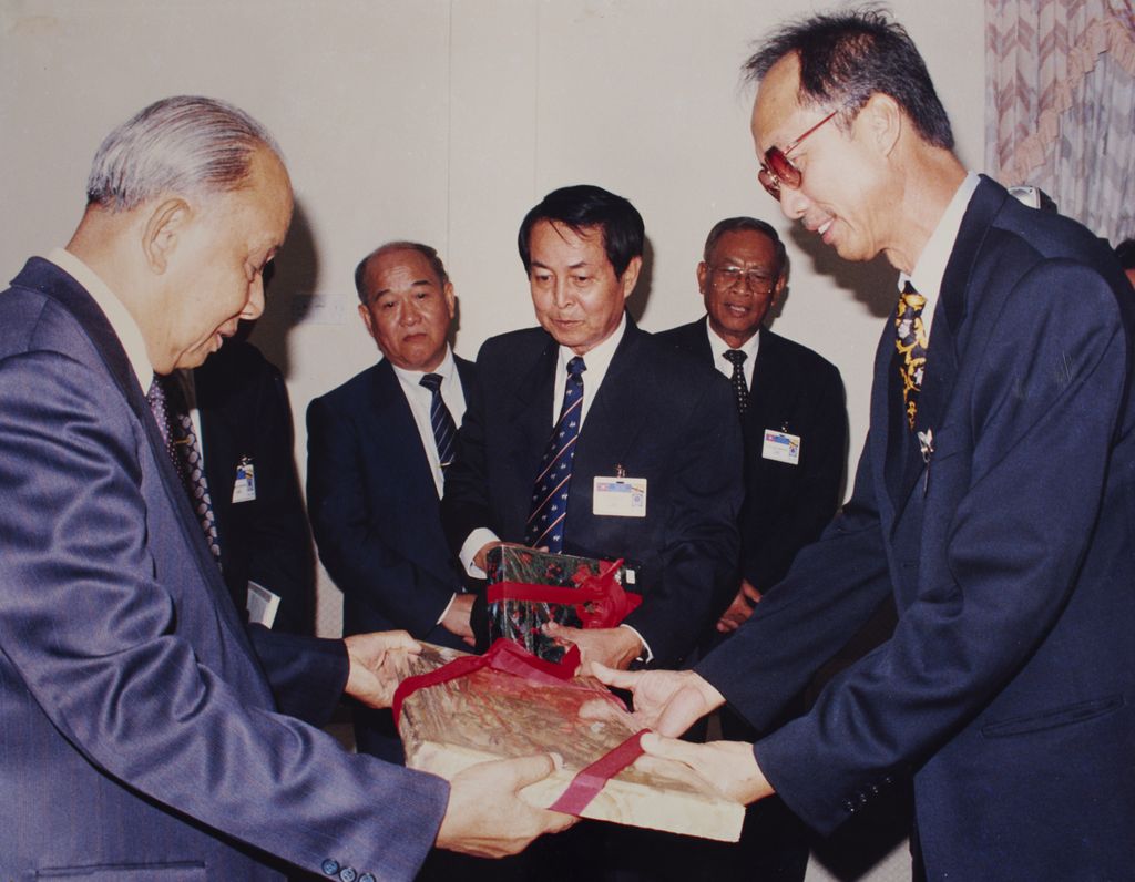 ທ່ານ ຄຳໄຕ ຢ້ຽມຢາມບູໄນ