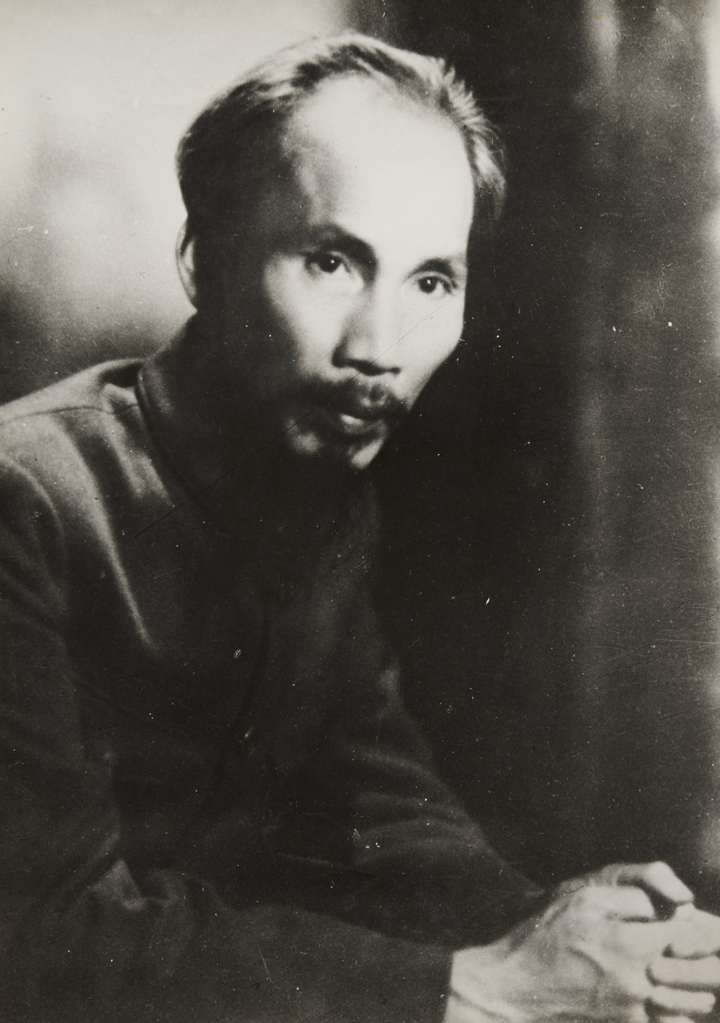 ປະ​ທານ ​ໂຮ​ຈິ​ມິນ ປີ 1945 ພາຍ​ຫຼັງ​ວັນ​ປະ​ຕິ​ວັດ ເດືອນ ສິງ​ຫາ ໄດ້​ສຳ​ເລັດ