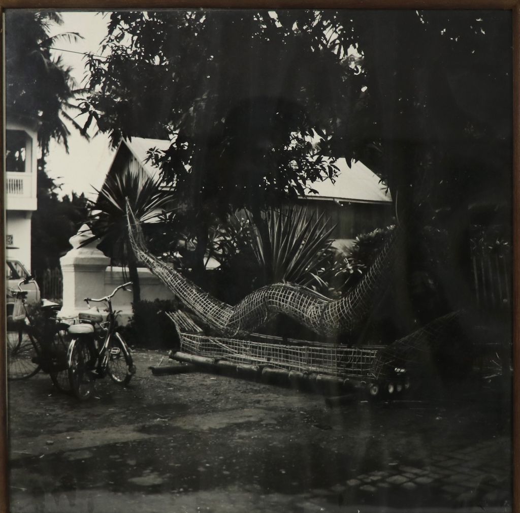 ຮູບພາບຂາວດໍາ ເຮືອໄຟພະຍານາກ ( ເຮືອໄຟບົກ )