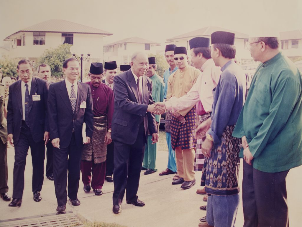 ທ່ານ ຄຳໄຕ ຢ້ຽມຢາມບູໄນ