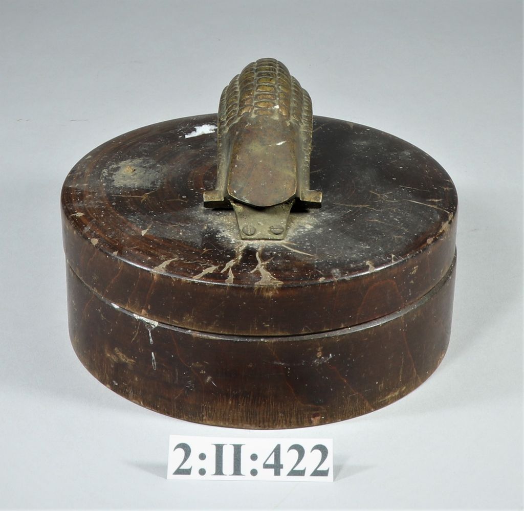 ແອບໄມ້ຊ່ຽນ ເຮັດດ້ວຍໄມ້.