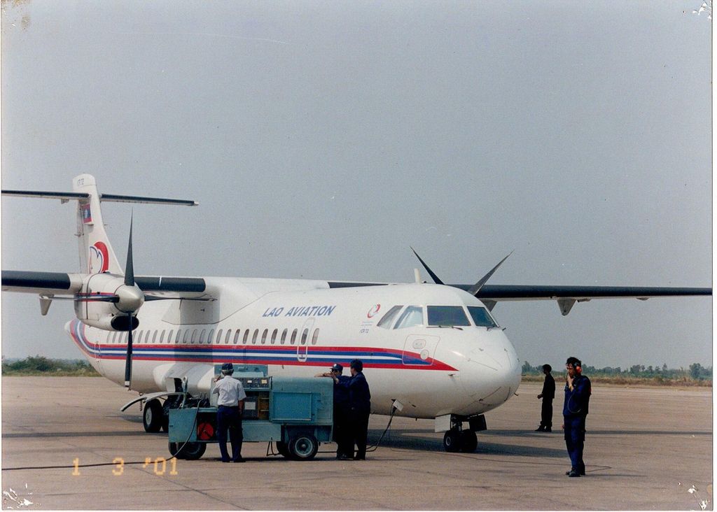 ຍົນ​ໂດຍ​ສານ