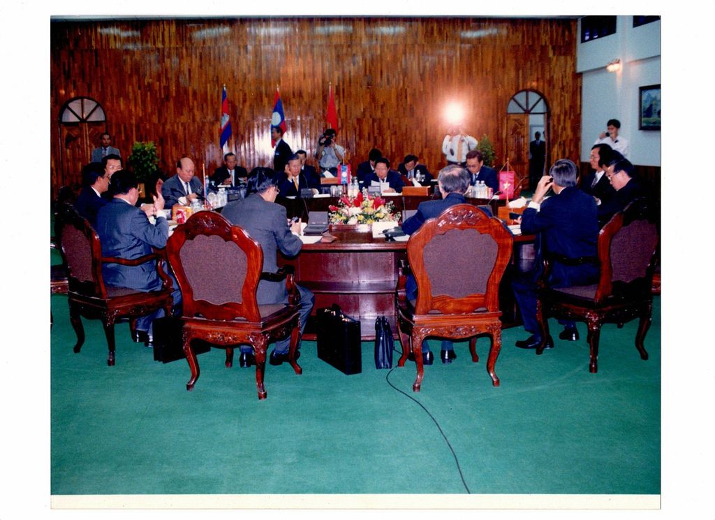 ກອງ​ປະ​ຊຸມ​ນາ​ຍົກ​ລັດ​ຖະ​ມົນ​ຕີ​ລາວ-ຫວຽດ​ນາມ ແລະ ກຳ​ປູ​ເຈຍ ທີ່​ນະ​ຄອນ​ຫລວງວຽງ​ຈັນ