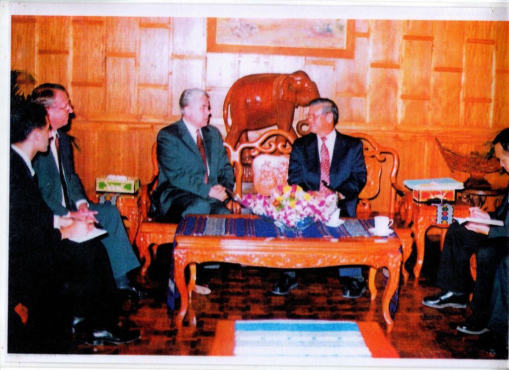 ການນຳລາວຕ້ອນຮັບແຂກຕ່າງປະເທດ