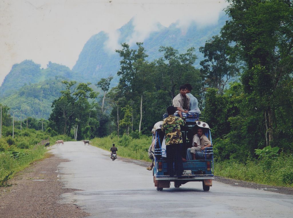 ທາງ​ໄປ​ແຂວງ​ເຊກອງ