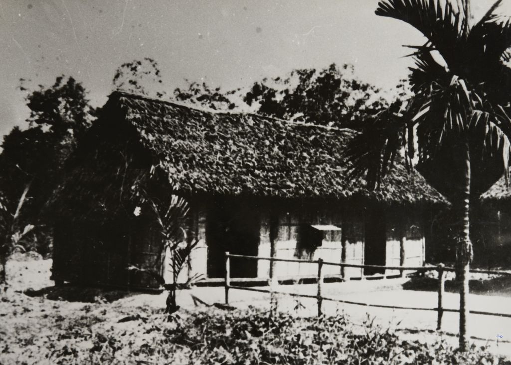 ອາ​ຄານ​ຢູ່ ບ້ານແຊນ ​ຕາແສງ​ກິບ​ສຽນ ເມືອງ​ນາມ​ດ່ານ 2 ເງ້​ຕິນ ​