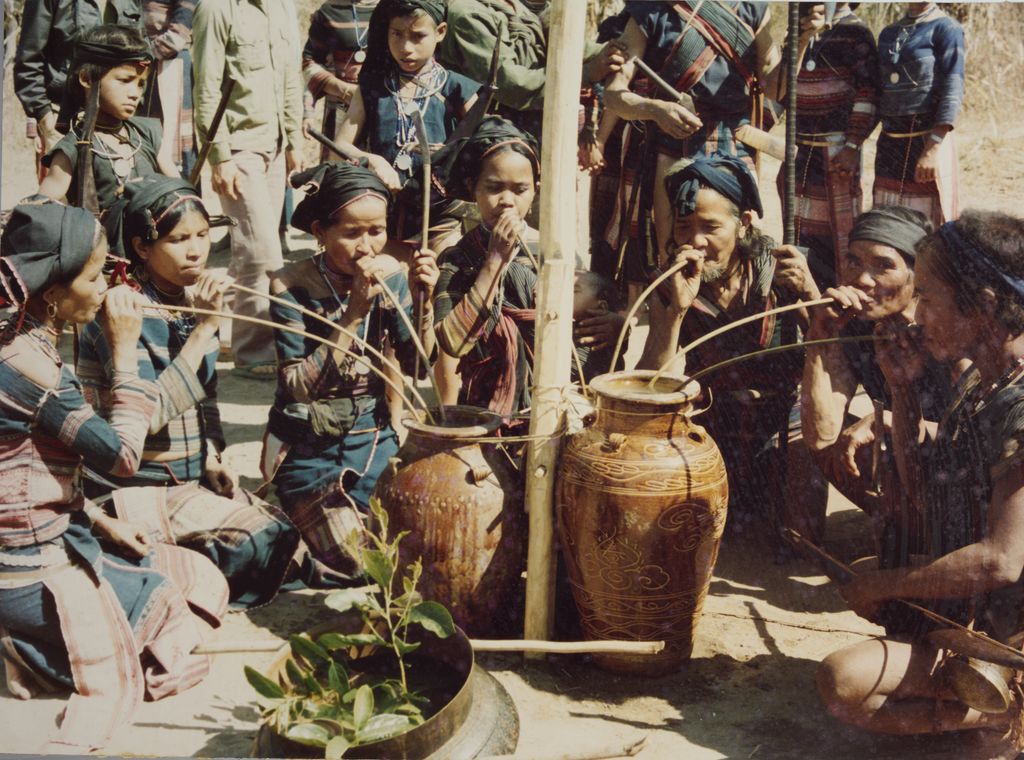 ການດື່ມເຫຼົ້າໄຫໃນວັນບຸນ