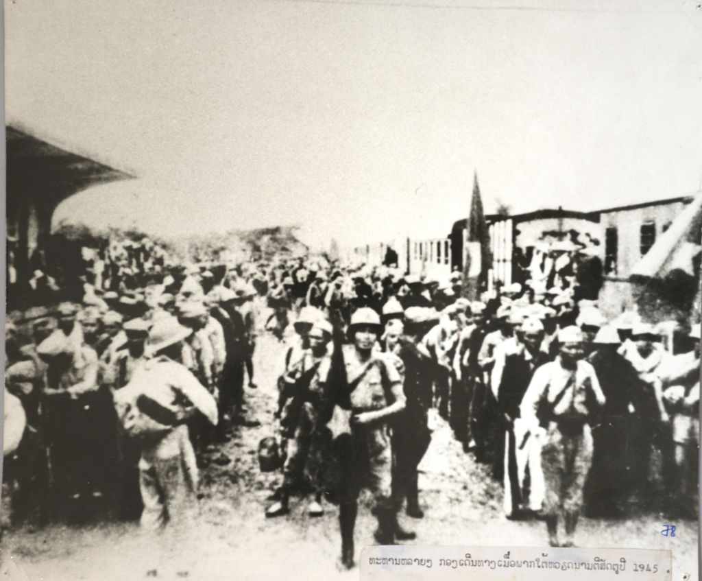 ທະ​ຫານ​ຫລາຍ​ກອງ​ໜີ​ທາງ​ເມື​ອ​ພາກ​ໃຕ້​ຫວຽດ​ນາມ​ມີ​ສັດ​ຕູ​ປີ 1945