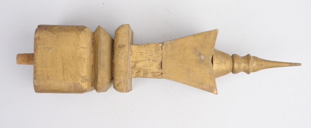 ລູກທາດແກະສະລັກດ້ວຍໄມ້