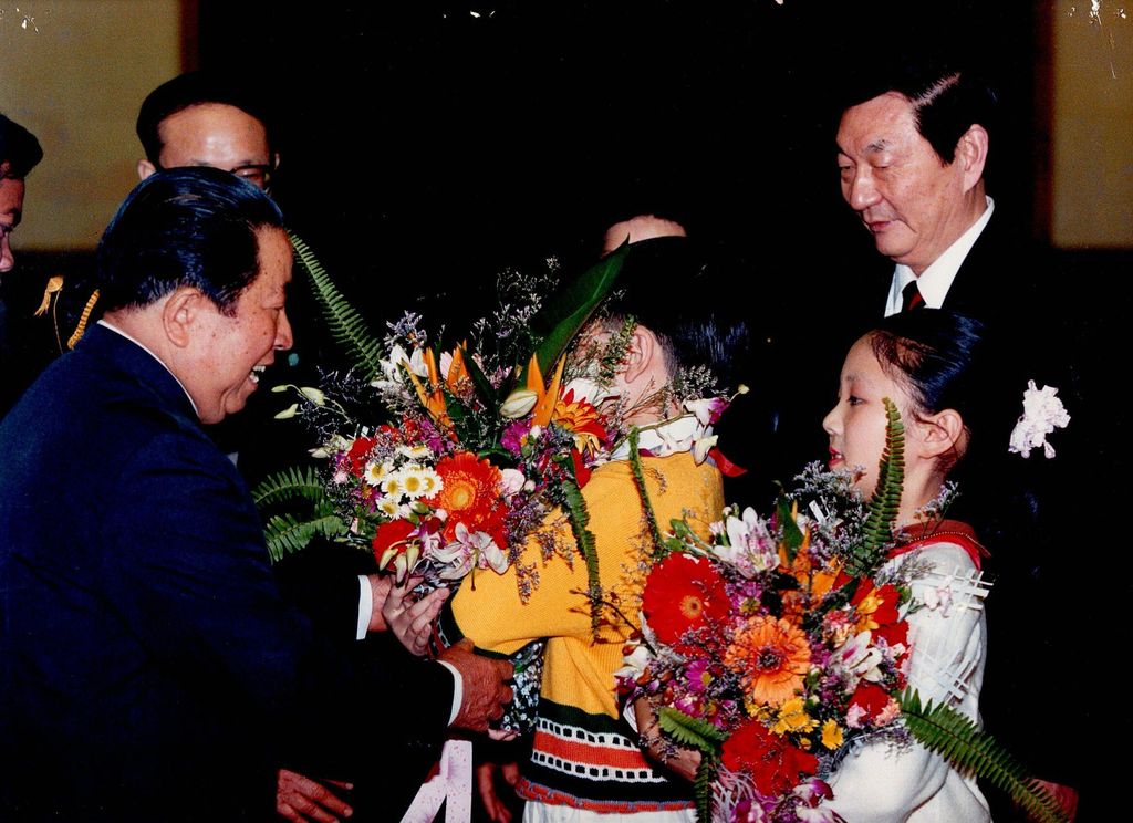 ຄະນະນຳລາວຢ້ຽມຢາມສ​ປ​ປ​ຈີນ17.2.1999