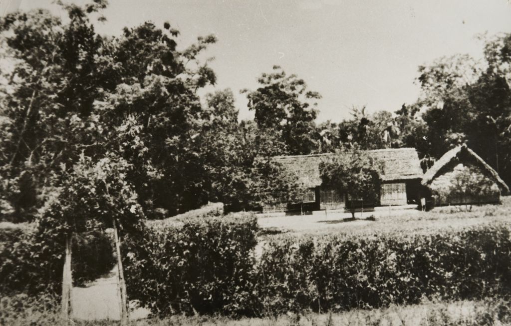 ອາ​ຄານ​ຢູ່​ບ້ານ​ຫວ່າງ​ລຸ ຕາ​ແສງ​ກິນ​ລຽນ ເມືອງ​ນານ​ດ່ານ ແຂວງ​ເງ້​ຕິນ