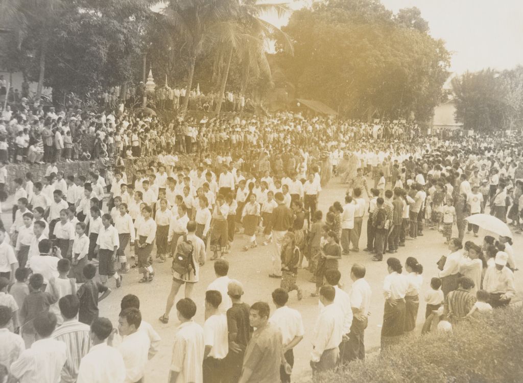 ຂະ​ບວນ​ແຮ່​ປູ່​ເຍີ-ຍ່າ​ເຍີ ຢູ່​ຫຼວງ​ພະ​ບາງ