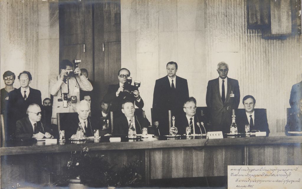 ຄະນະໂຊຫວຽດເຂົ້າຮ່ວມກອງປະຊຸມຂອງຄະນະທີປຶກສາການເມືອງຂອງພາຄີສົນທິສັນຍາວາກໂຊວີ 22 ຕຸລາ 1985