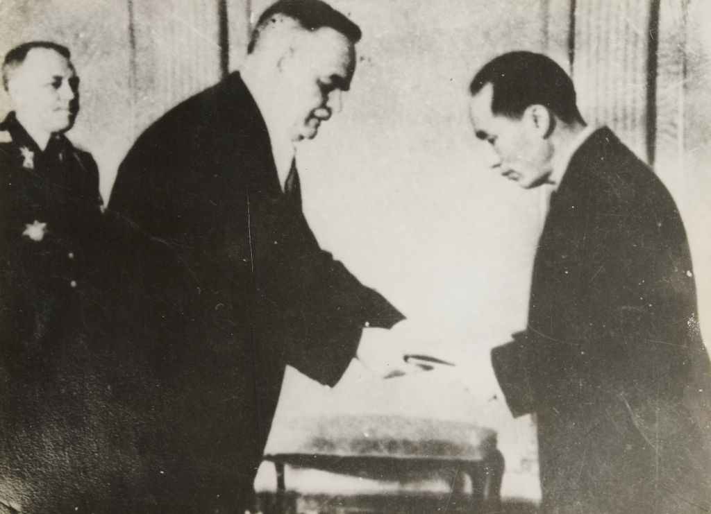 ການ​ນຳ​ຂັ້ນ​ສູງ​ຕ້ອນ​ຮັບ​ແຂກ​ຕ່າງ​ປະ​ເທດ