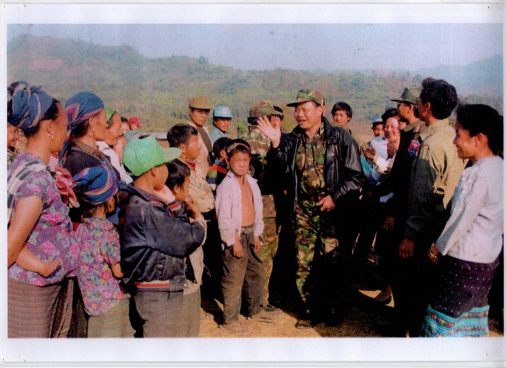 ການ​ນຳ​ທະ​ຫານ​ລົງ​ຢ້ຽມ​ຢາມ​ປະ​ຊາ​ຊົນ