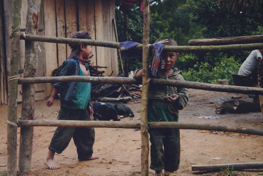 ເດັກ​ນ້ອຍ ແຂວງ​ຫົວ​ພັນ