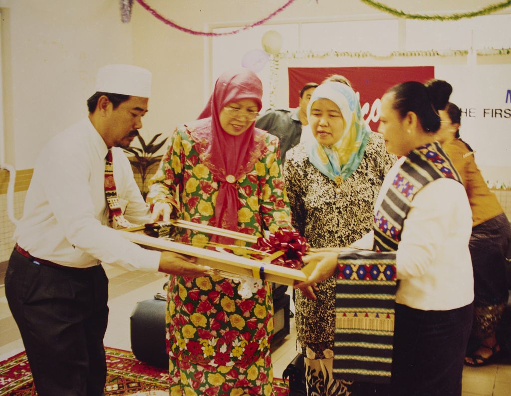 ທ່ານ ຄຳໄຕ ຢ້ຽມຢາມບູໄນ