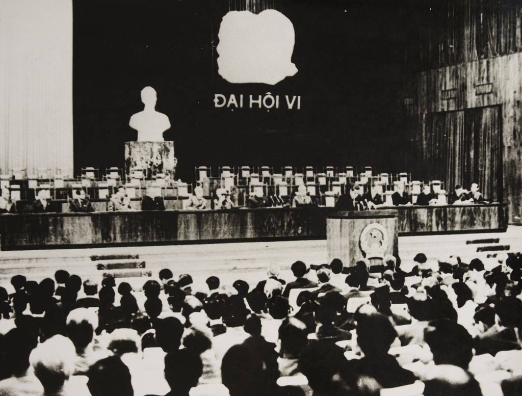 ກອງ​ປະ​ຊຸມ ​ຜູ້​ແທນ​ທົ່ວ​ປະ​ເທດ ພັກ​ຄອມ​ມູ​ນິດ​ຫວຽດ​ນາມ ເທື່ອ​ທີ 6