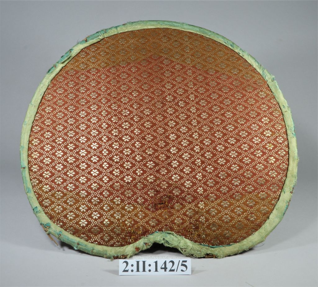 ໃບພັດຈໍາພອນ ເຮັດດ້ວຍໄມ້, ຜ້າໄໝ.