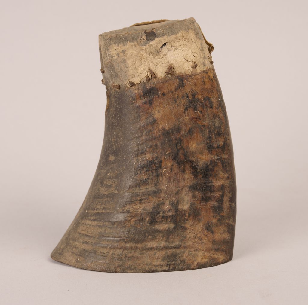 ບັ້ງໝື້ນເຮັດດ້ວຍເຂົາຄວາຍ