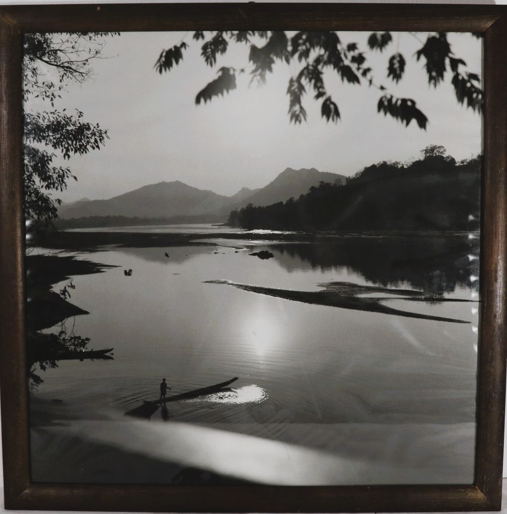 ຮູບພາບຂາວດຳ ທີວທັດ ແມ່ນໍ້າ