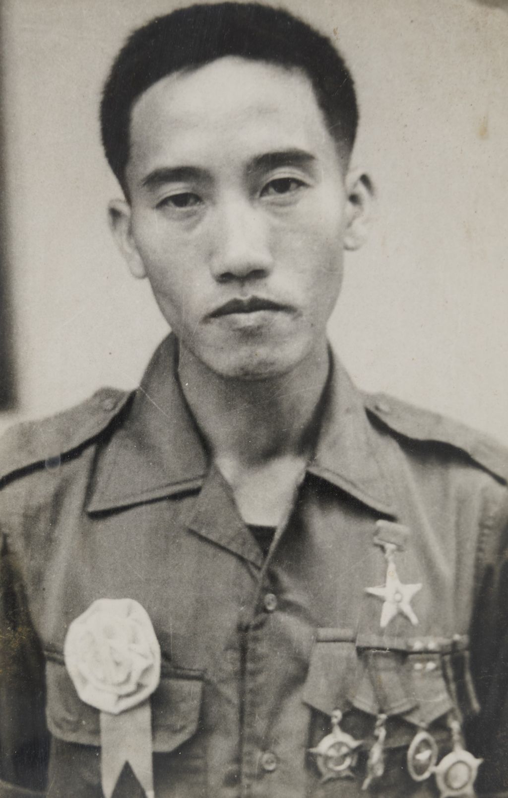 ສະ​ຫາຍ ເມົາ ປ້ອງ​ກັນ​ຊາດ