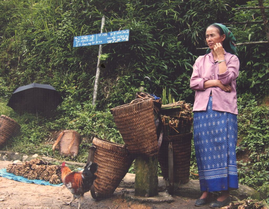 ຜູ້ຍິງຂາຍເຄື່ອງ ແຂວງວຽງຈັນ