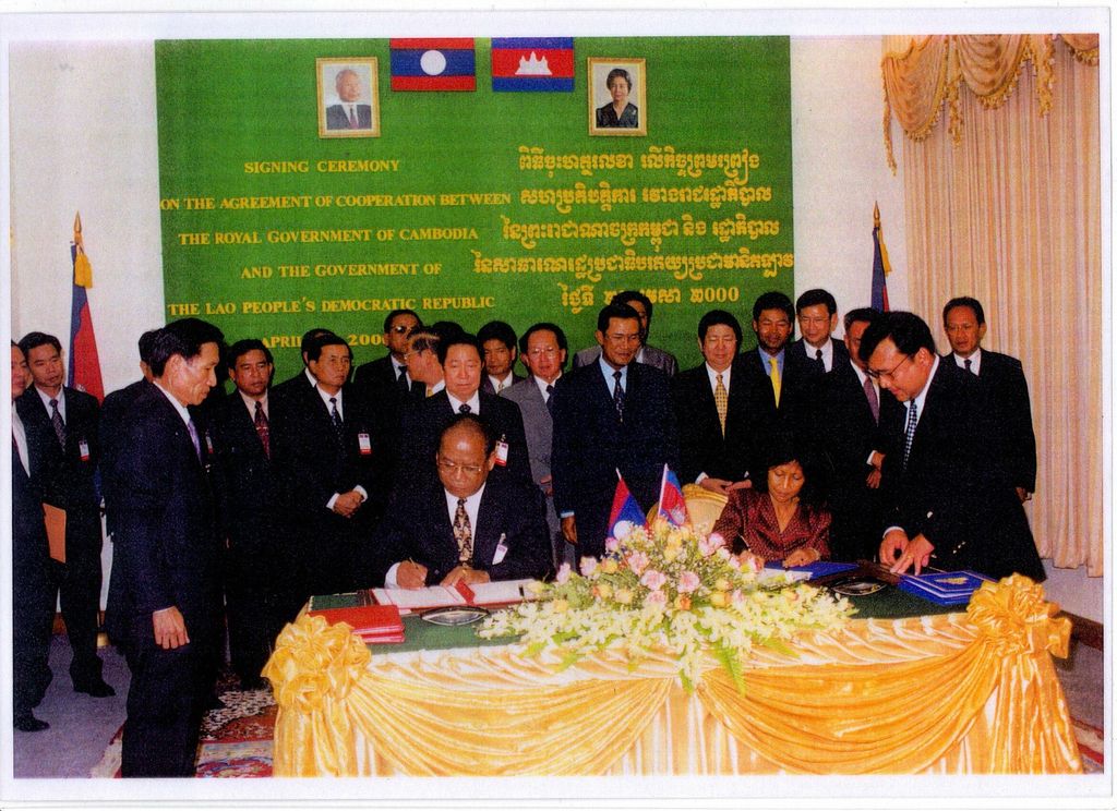 ພິ​ທີ​ເຊັນ​ສັນ​ຍາ​ຮ່ວມ​ມື​ລາວ-ກຳ​ປູ​ເຈຍ