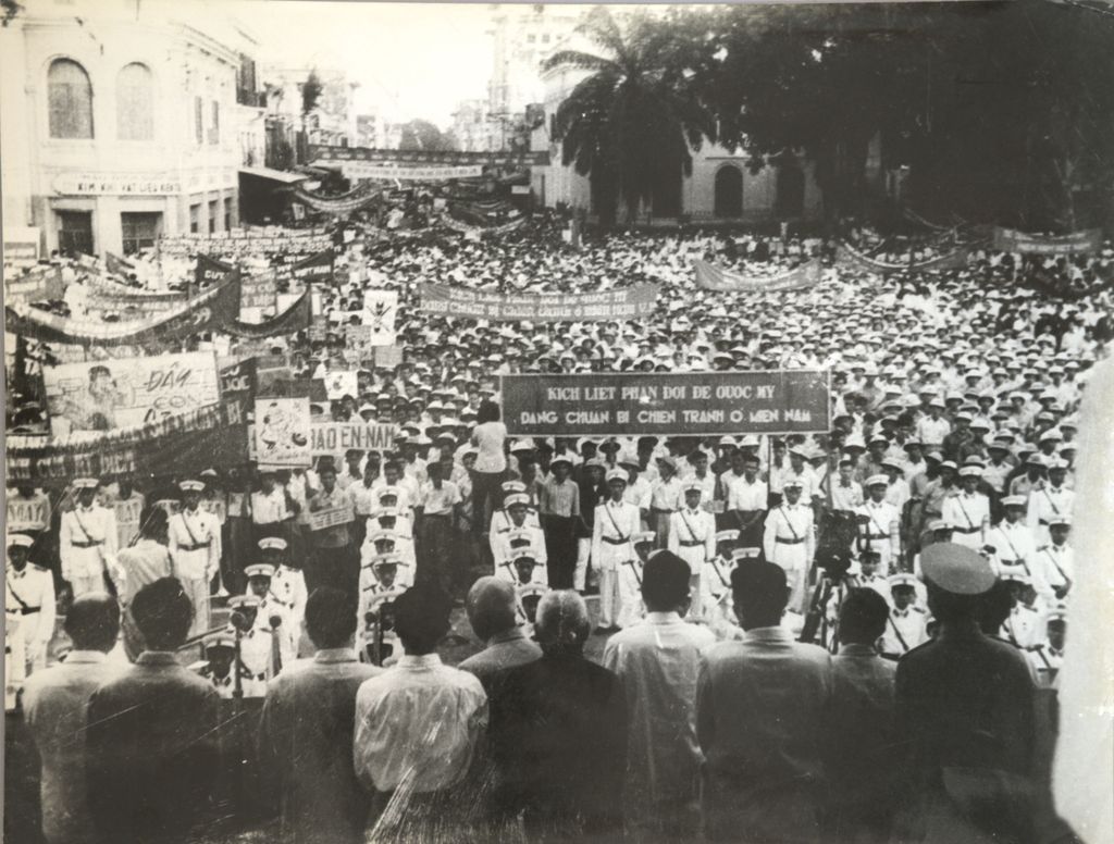 ປະຊາຊົນຫວຽດນາມໂຮມຊຸມນຸມມິດຕິງ