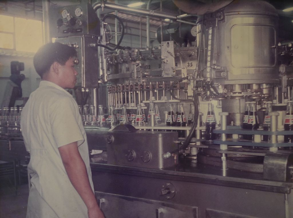 ເຄື່ອງ​ຈັກ​ບັນ​ຈຸ​ນ້ຳ​ຫວານ​ຂະ​ໜາດ450ແກ້ວ​/​ນາ​ທີ