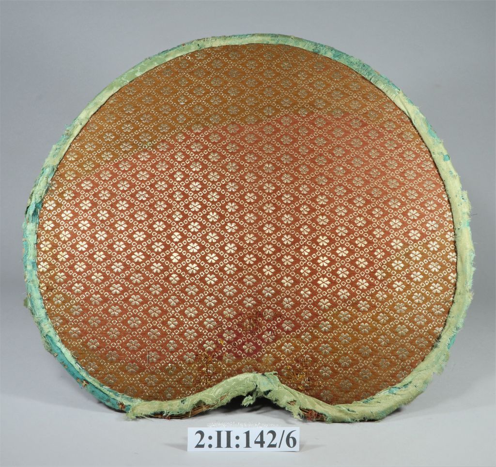 ໃບພັດຈໍາພອນ ເຮັດດ້ວຍໄມ້, ຜ້າໄໝ.