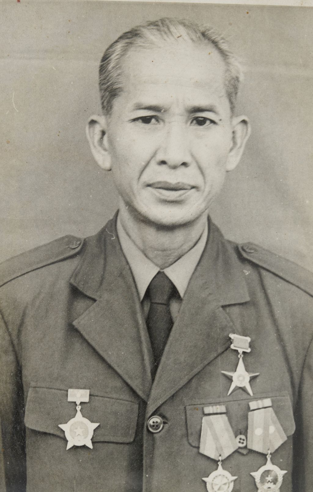 ສະ​ຫາຍ ຊຽງ​ສົມ ປ້ອງ​ກັນ​ຊາດ