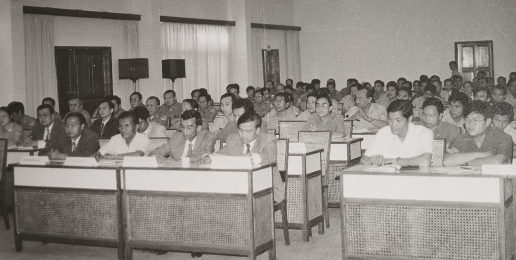 ກອງ​ປະ​ຊຸມ​ວຽກ​ງານ​ການ​ເງິນ​ທົ່ວ​ປະ​ເທດ​ເດືອນພະ​ຈິກປີ1995