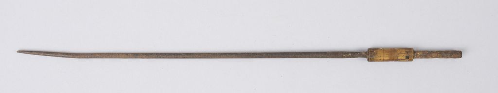 ຫຼັກແຫຼມຄ້າຍຄືລູກດອກ